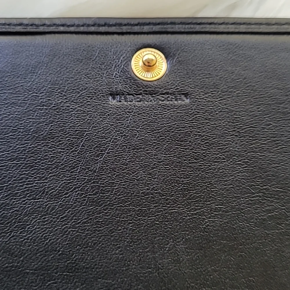 Loewe anagram black